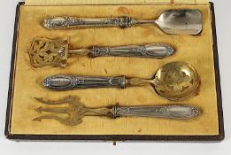 vierteiliges Kaffee-Vorlegebesteck, Griffe Silber 800/ooo, Frankreich, um 1900, Nachlass Grillo