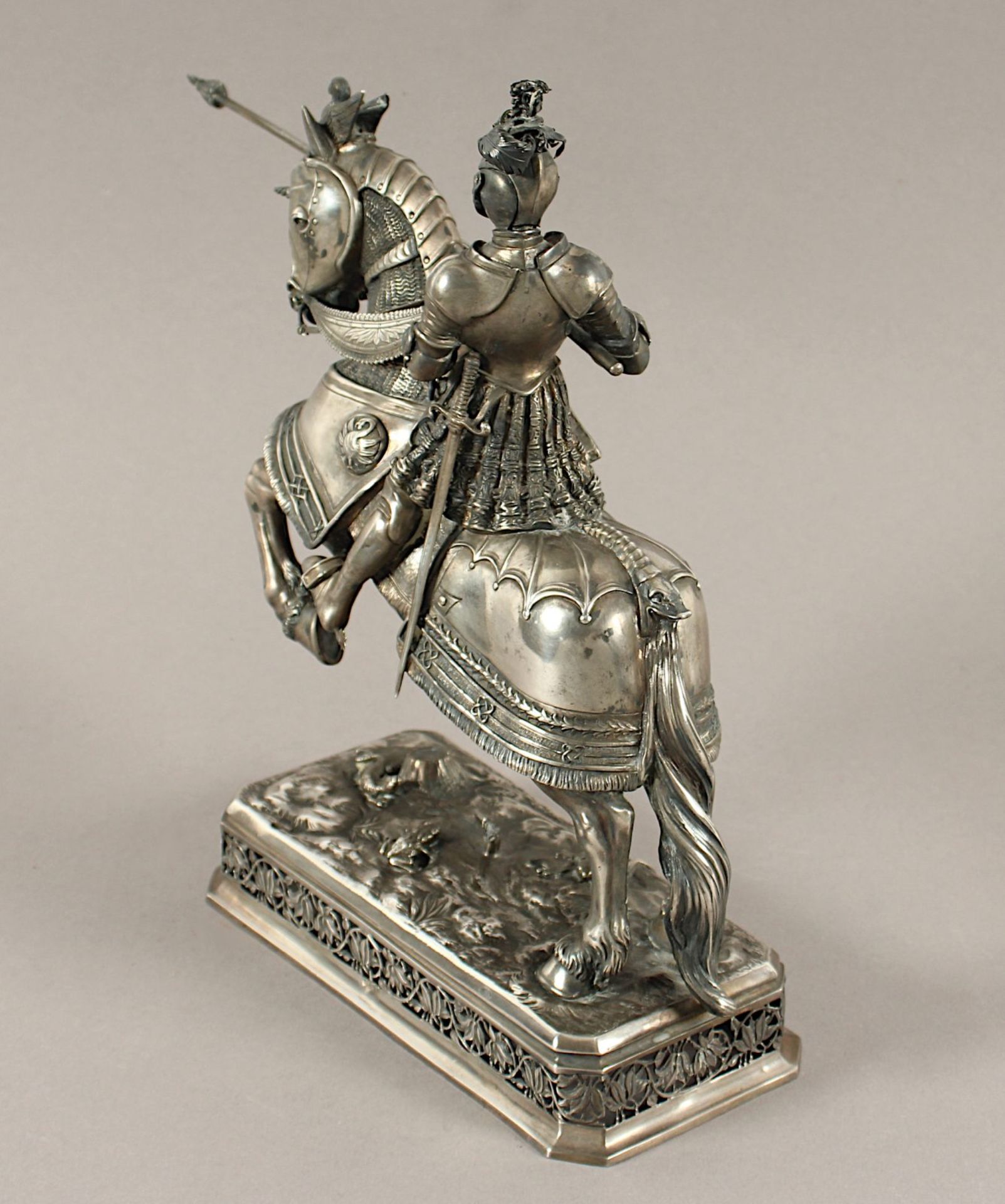 Figur "Turnierritter zu Pferd", Silber 13lötig, Neresheimer, Hanau, um 1900 - Bild 4 aus 4