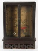 kleiner Vitrinenschrank, Holz, China, 20.Jh.