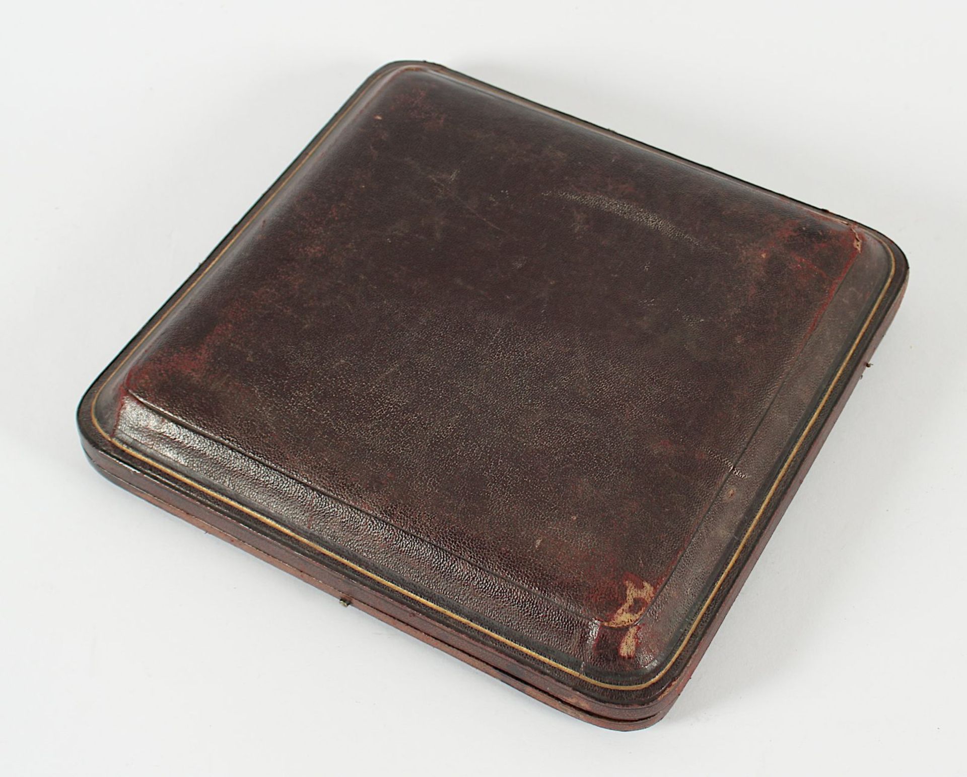 Vier Beeren-Löffel und ein Zuckerstreulöffel, Berry Spoons, Silber 925/ooo, Etui, London, 19.Jh. - Bild 3 aus 3