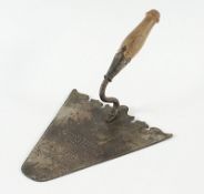 historische Maurerkelle, deutsch, datiert 1903, Nachlass Grillo
