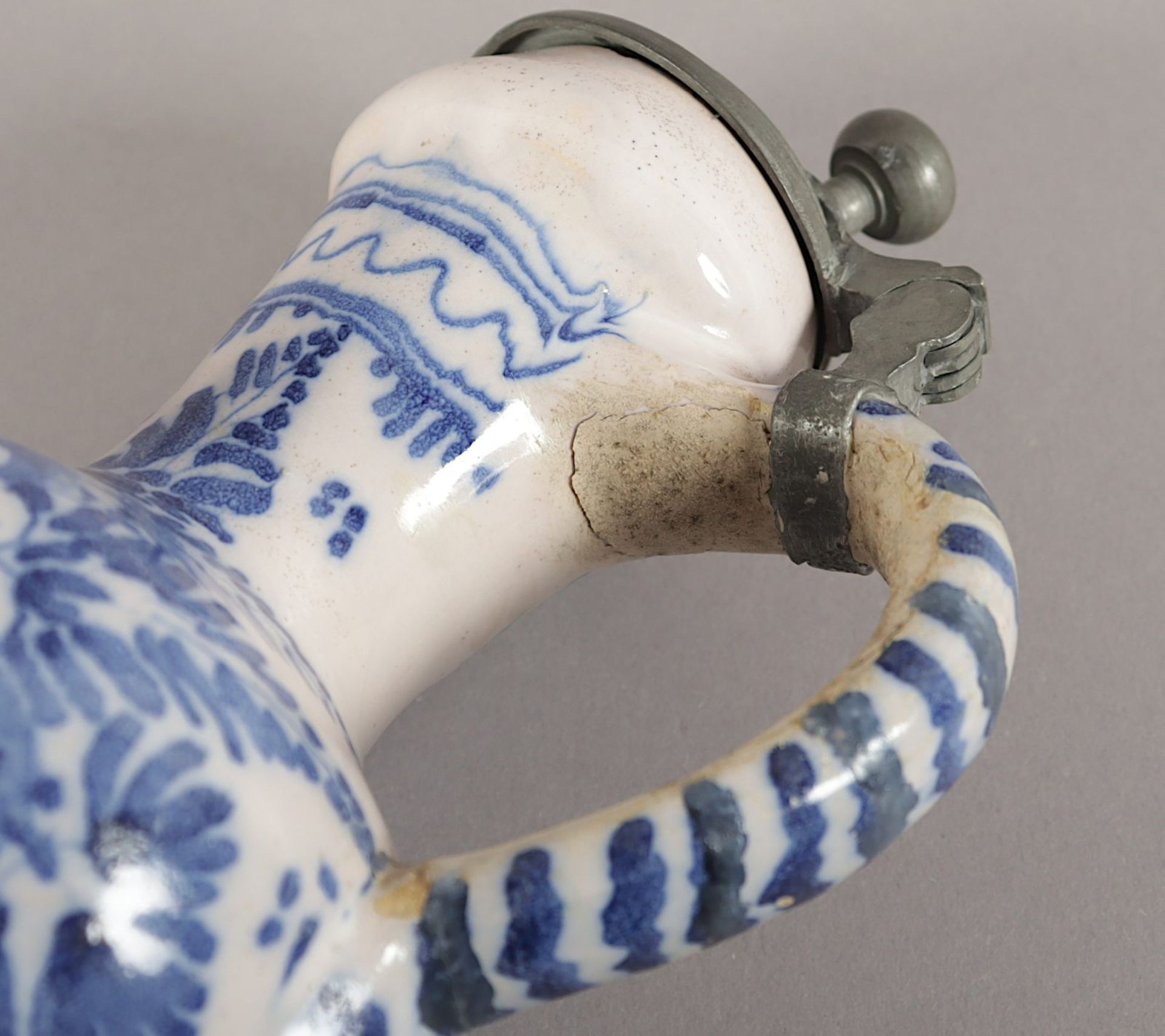 Enghalskrug, Fayence, Nürnberg, um 1730-1740 - Bild 5 aus 6