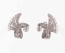 Paar Diamantohrsteckclips, 950/ooo Platin, 13g