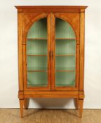 Vitrine im Biedermeierstil, deutsch, E.19.Jh.