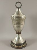 großer Siegerpokal 