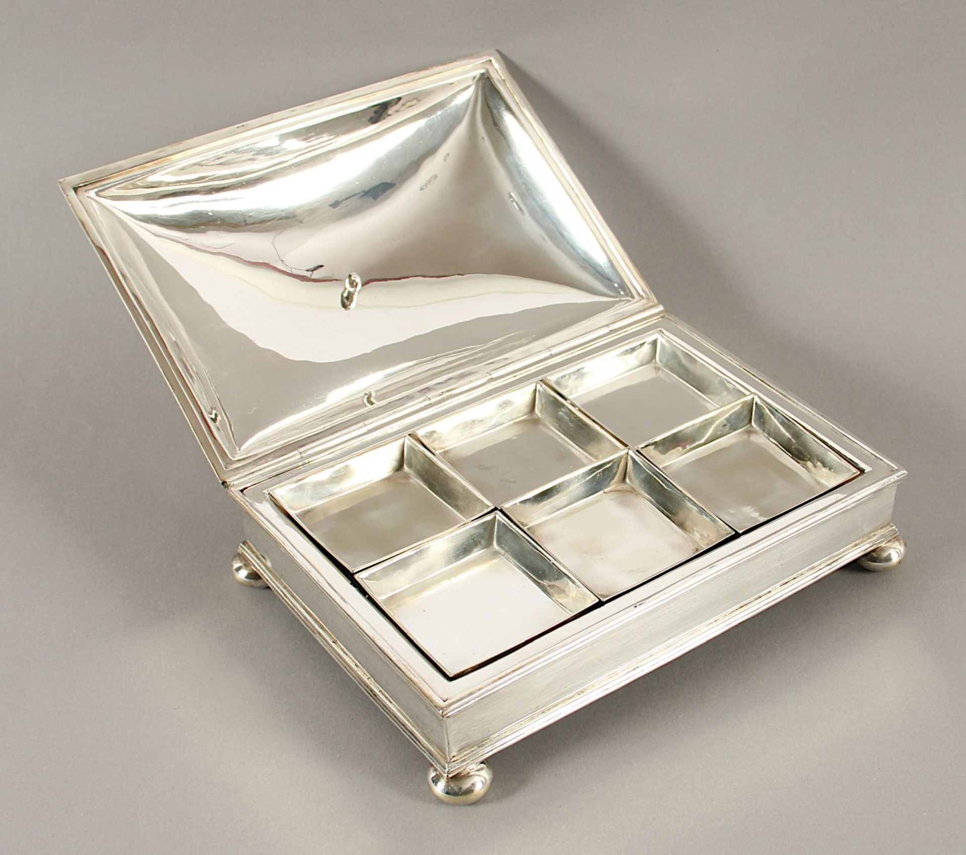 Petit Four-Rechaud, England, A.20.Jh., Nachlass Grillo - Bild 2 aus 3