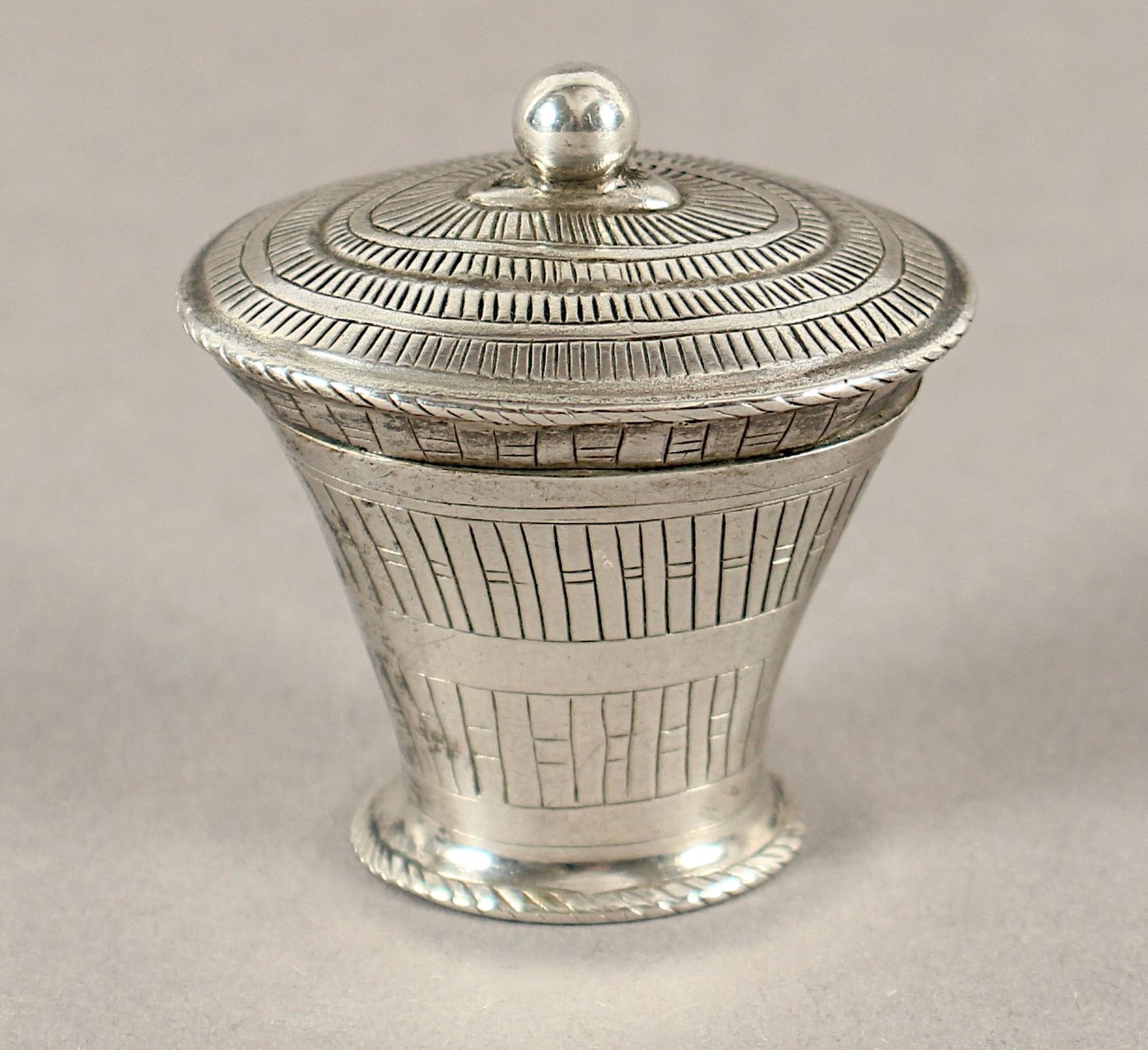Riechdose, Silber, E.18.Jh.