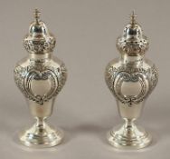 Paar Gewürzstreuer, Silber 925/ooo, Birmingham, 1917