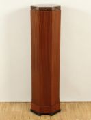 Blumensäule, Holz