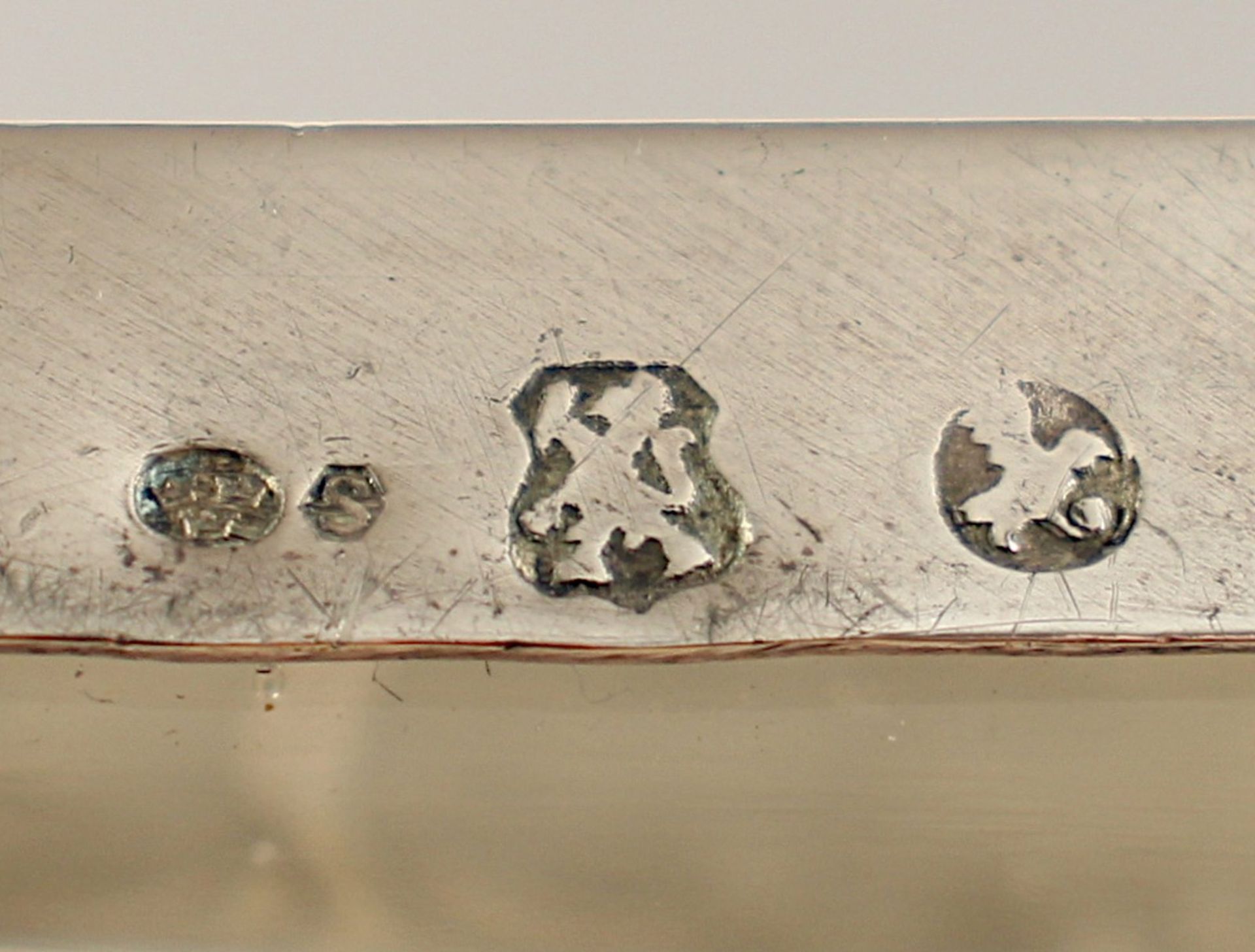 Stöpselkaraffe, farbloses Glas, Montierung Silber 830/ooo, Schweden, 20.Jh. - Bild 2 aus 2