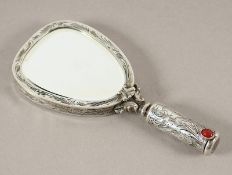 kleiner Handspiegel mit Puderdose und Lippenstift, Silber 800/ooo, Italien, 20.Jh.