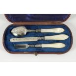 Kinderbesteck, Silber 925/ooo, Griffe Perlmutt, Etui, Birmingham, 1875, Nachlass Grillo