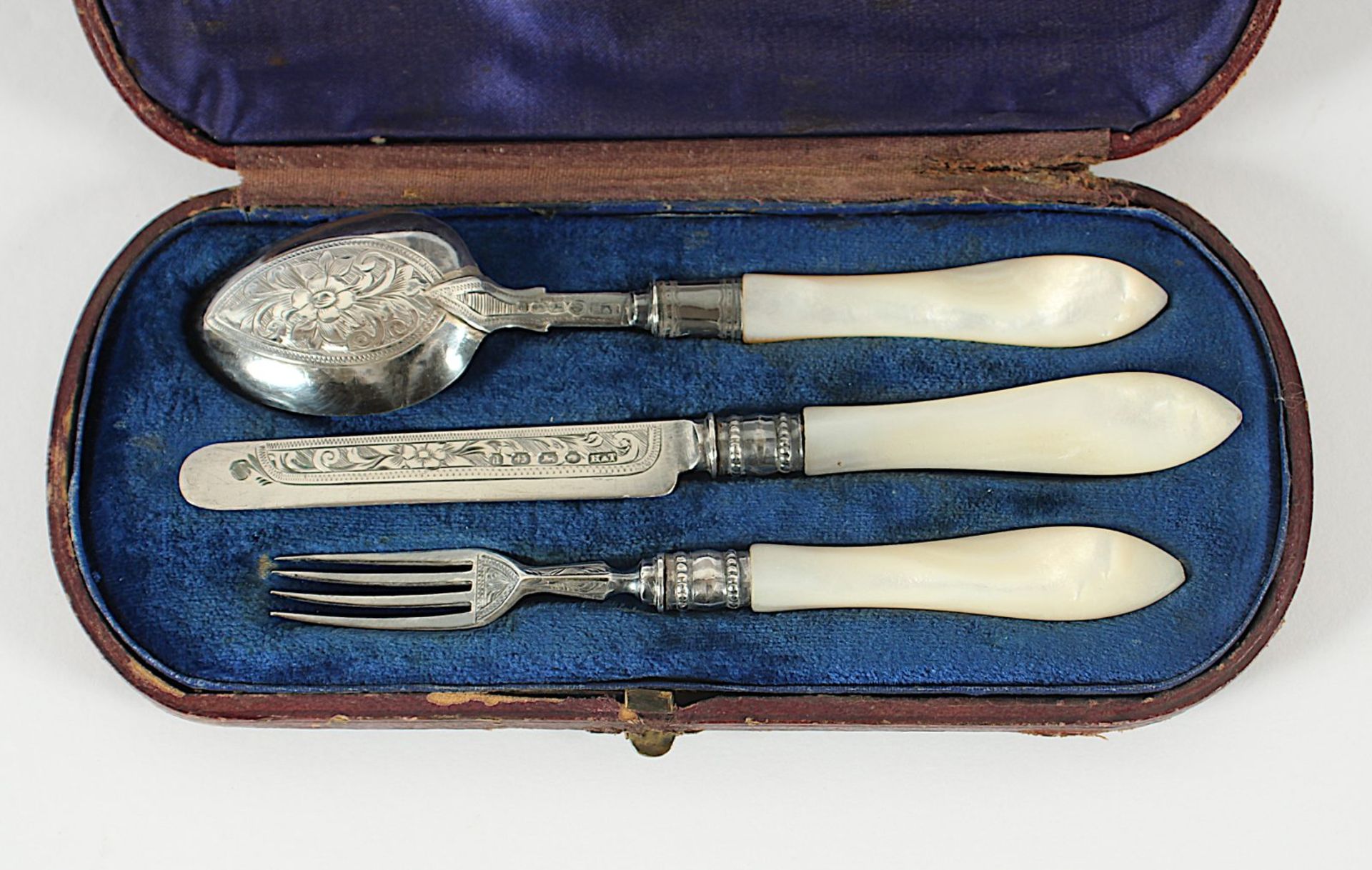 Kinderbesteck, Silber 925/ooo, Griffe Perlmutt, Etui, Birmingham, 1875, Nachlass Grillo