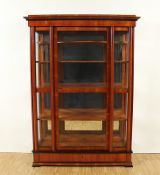 Vitrine im Biedermeierstil, deutsch, um 1900
