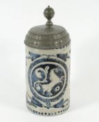 Walzenkrug, Westerwald, datiert 1758, Nachlass Grillo
