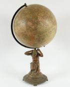 figürlicher Erdglobus 