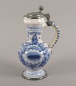 Enghalskrug, Fayence, Nürnberg, um 1730-1740
