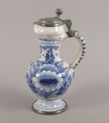 Enghalskrug, Fayence, Nürnberg, um 1730-1740