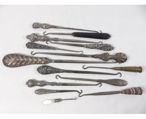 Collection of assorted button hooks to include silver examples