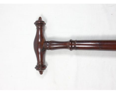 Vintage 'T' topped hard wood walking stick approx. 33.5"