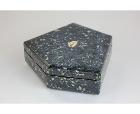 A Federico Buccellati Italian stone five-sided trinket box mounted with gold and enamel coat of arms, the hinge with etched d