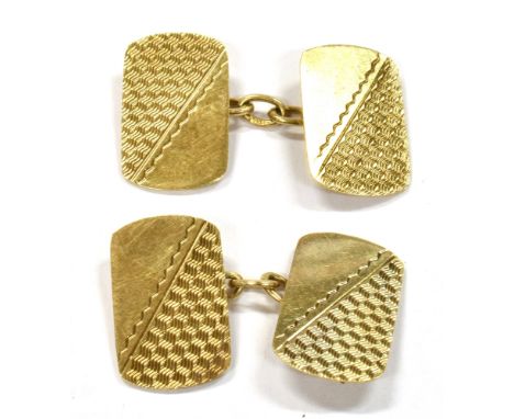 A PAIR OF 9CT GOLD CHAIN CUFFLINKS  the cushion shaped links with engine turned and plain decoration to front, Birmingham hal