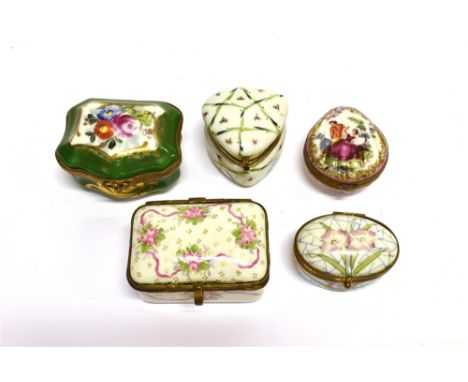 FIVE ASSORTED PAINTED PATCH BOXES  to include casket and oval outline, and with floral and courting couple decoration.