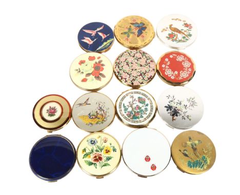 A quantity of Vintage compacts, including Stratton, Melissa, and various other designs (14) 