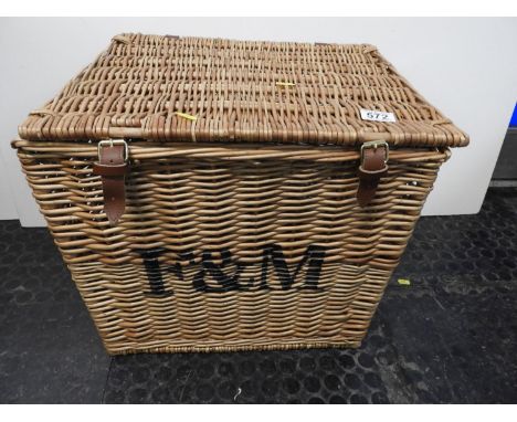 Wicker Hamper F&amp;M 