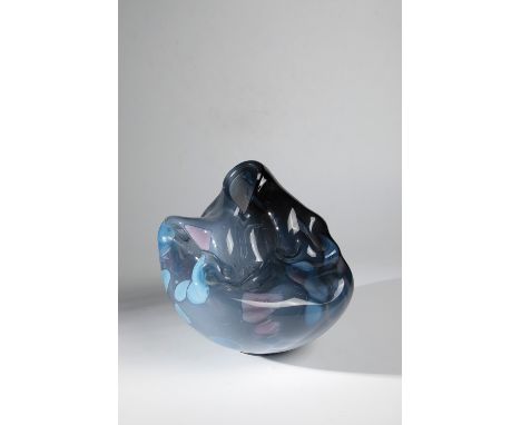 Unikat Objekt Bernard Heesen (Entwurf), de Oude Horn (Ausführung), Acquoy, 1993 Farbloses Glas, graublau unterfangen. Zwische