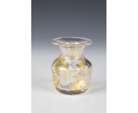 Seltenes Väschen ''Goldglas'' Loetz Witwe, Klostermuehle, um 1900 Farbloses Glas mit aufgewalzter, craqueléartig gerissener G
