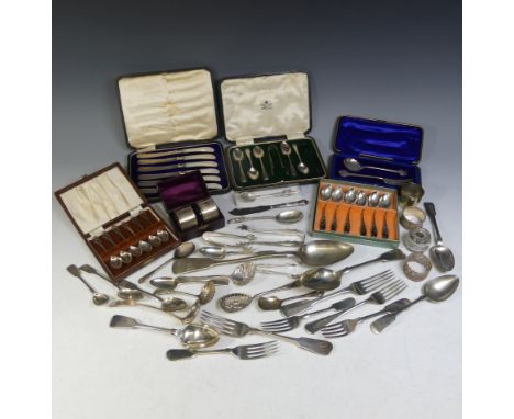 An Edwardian cased silver Spoon and Fork Set, by&nbsp;Joseph Rodgers &amp; Sons, hallmarked Sheffield, 1909, in velvet lined 