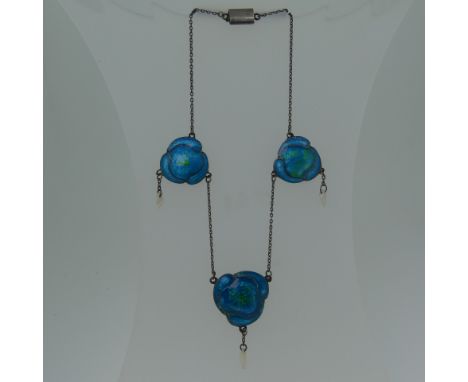 An Art Nouveau enamelled Necklace, in the manner of William Hair Haseler / Liberty, formed of three stylised circular plaques