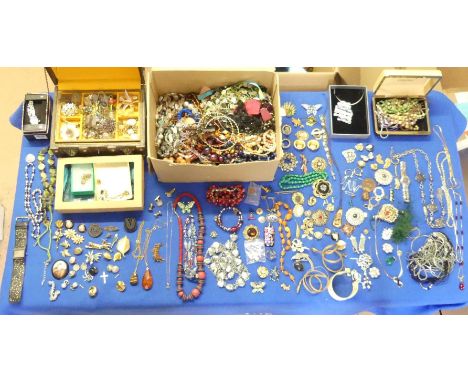 A quantity of Costume Jewellery, including a modern amber pendant, a silver, enamel and marcasite budgerigar brooch, silver e