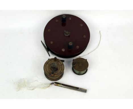 A Hardy thermometer, excluding loop 12.5 cm (AF) together with an Allcock &amp; Co brass reel 2 1/2", a wooden reel and a cen