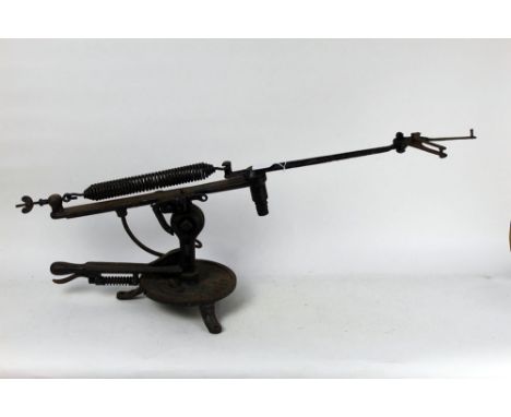 A vintage Eley Expert clay pigeon trap, overall length 97 cm.
