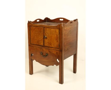 A good George III inlaid mahogany tray top Bedside Cupboard, with three-quarter gallery above two cupboard doors and a shaped