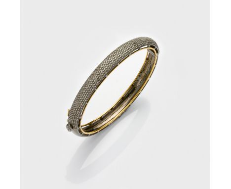 Russischer Diamant-Armreif Roségold, gest. 56 (583) und Silber. Schauseitig besetzt mit Altschliffdiamanten von zus.ca. 4,00 
