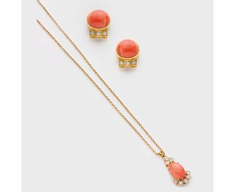 Korallen-Diamant-Demi Parure Paar Ohrringe und Anhänger mit Kette. Gelbgold, gest. 750. Anhänger besetzt mit ovalem, lachsfar