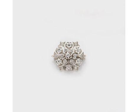 Dekorative Brillantbrosche Weißgold, gest. 585. Besetzt mit Brillanten von zus. ca. 1,10 ct. (vvsi/w), blütenförmig gefasst. 