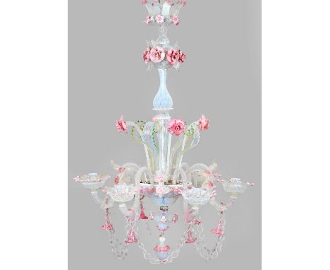 Murano-Deckenleuchter 6-flg.; Hellblau lüstrierendes und rosafarbenes Muranoglas. Schlanker, mehrfach gegliederter Balustersc