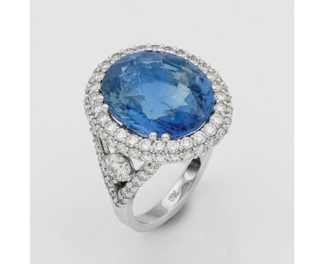 Haute Joaillerie-Brillantring mit royalblauem Burma-Saphir Weißgold, gest. 750. Zentral besetzt mit einem unbehandelten, roya