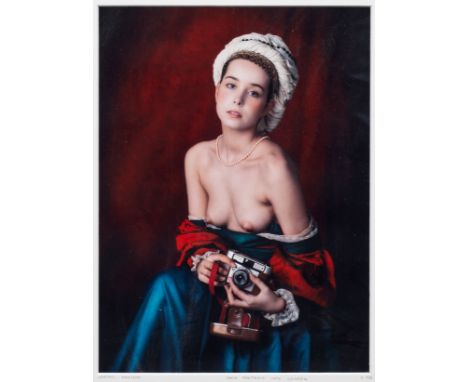 Mariano Vargas (Geb. 1964 Algerien. Lebt und arbeitet in Spanien)"Dama portrait with camera". OriginaltitelFarbfotografie, 20