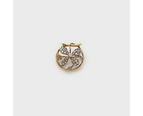 Belle Epoque-Diamantbrosche Gelbgold, 14 ct.; Floral gestaltet in Ajour, schauseitig besetzt mit Altschliffdiamanten von zus.