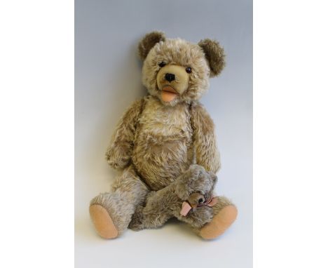 A LARGE STEIFF ZOTTY BEAR, fully jointed, fawn mohair with contrasting blond bib, glass eyes, stitched nose, replacement felt