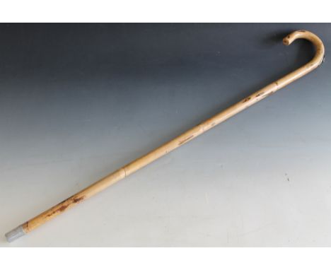 A HORSE MEASURING STICK, in the form of a walking stick, with white metal fittings, L 98 cm un-extended Buyers - for shipping