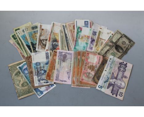 A QUANTITY OF WORLD BANKNOTES, to include a 'USA 1934 'K' series $10 (well worn), two reproduction Texas $100 etc. Buyers - f