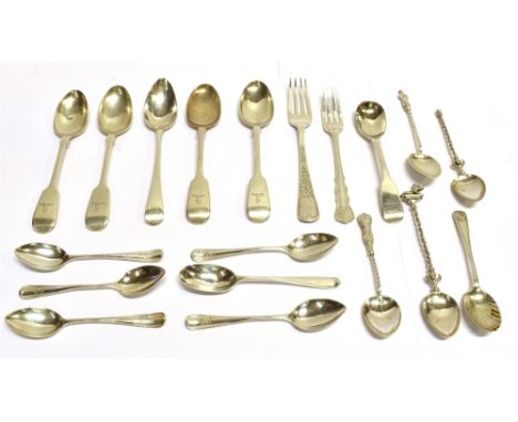 A COLLECTION OF SMALL SILVER FLATWARE TO INCLUDE FOUR EARLY VICTORIAN CRESTED FIDDLE PATTERN TEA SPOONS mark of William Eaton