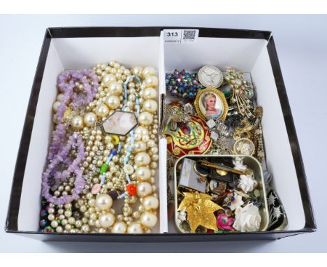 Enamel, quartz and costume jewellery in one box   Condition Report   Click here for further images, condition, auction times 