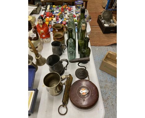 A MIXED LOT TO INCLUDE VINTAGE BOTTLES, A VINTAGE RABONE CHESTERMAN TAPE MEASURES, SALTER'S POCKET BALANCE NO. 3, STONEWARE J